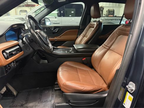 Used 2023 Lincoln Aviator Reserve w/ Equipment Group 201A AWD/4WD image 10