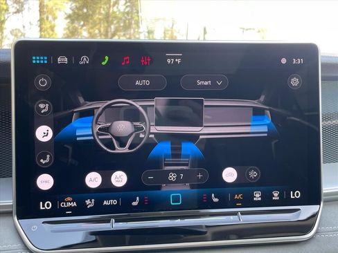New 2026 Volkswagen Tiguan SE FWD image 9