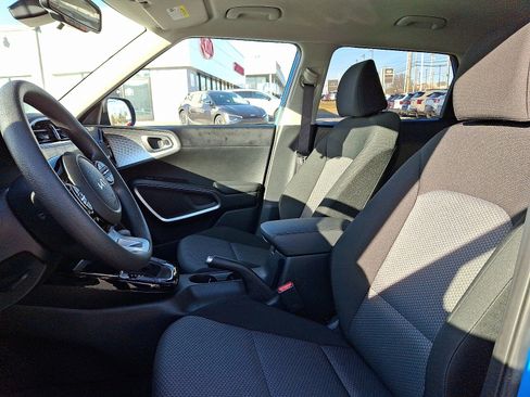 Used 2025 Kia Soul S image 12