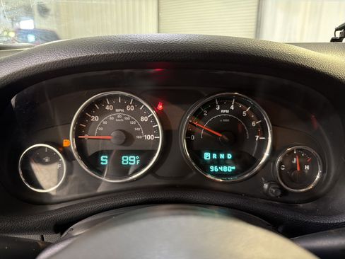 Used 2018 Jeep Wrangler Unlimited Sport image 16