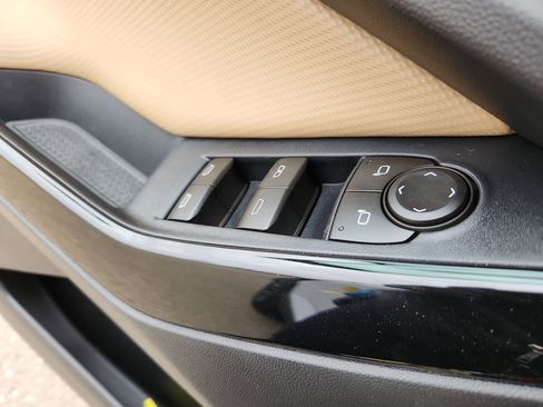 New 2026 Chevrolet Equinox ACTIV w/ Convenience Package III image 19