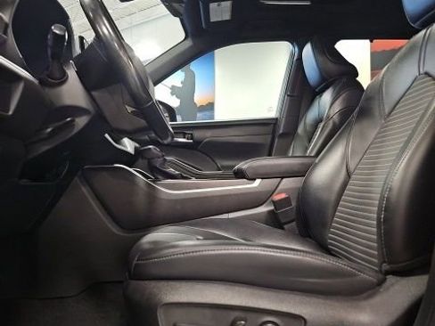 Used 2022 Toyota Highlander XSE image 15