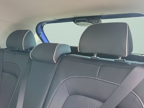 Certified 2025 Hyundai Venue Limited FWD image 13