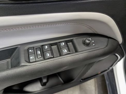 Used 2025 Jeep Compass Limited AWD/4WD image 13