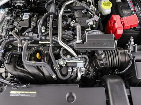 Used 2025 Nissan Sentra SR FWD image 13