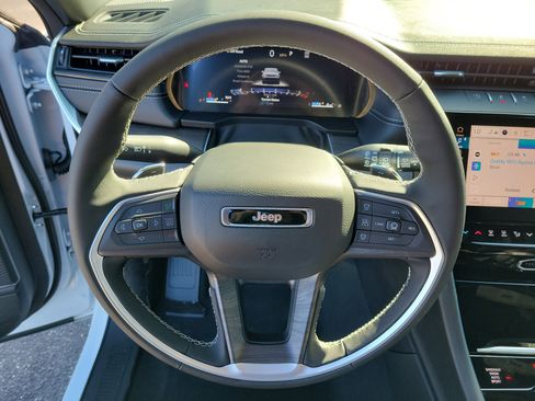 New 2026 Jeep Grand Cherokee L Limited image 18