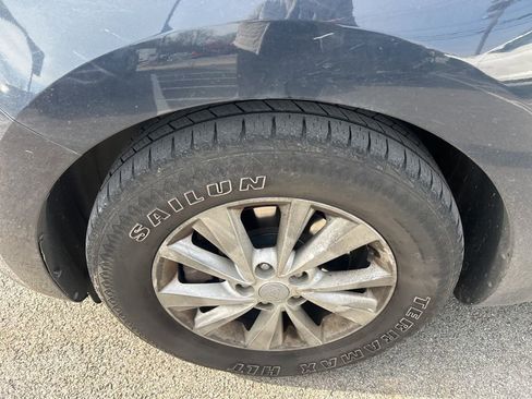 Used 2016 Kia Sedona LX w/ LX Convenience Package image 8