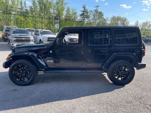 Used 2023 Jeep Wrangler Unlimited Sahara w/ Cold Weather Group AWD/4WD image 4