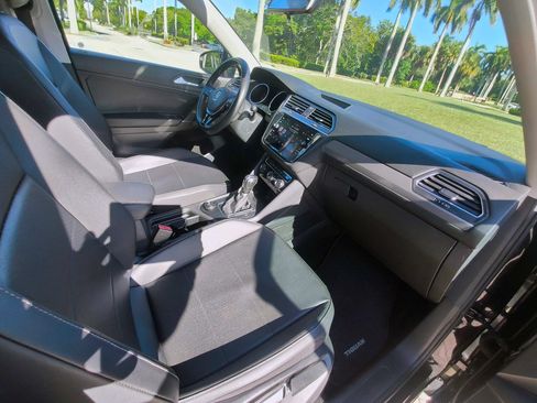 Used 2020 Volkswagen Tiguan S AWD/4WD image 40