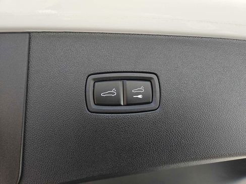 Certified 2025 Porsche Cayenne Coupe image 38