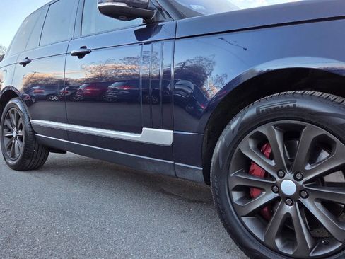 Used 2017 Land Rover Range Rover HSE image 18