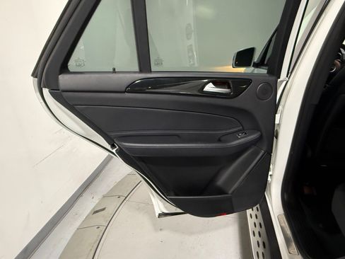 Used 2019 Mercedes-Benz GLE 400 4MATIC image 39