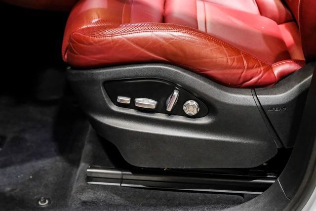 Used 2019 Porsche Cayenne AWD/4WD image 40