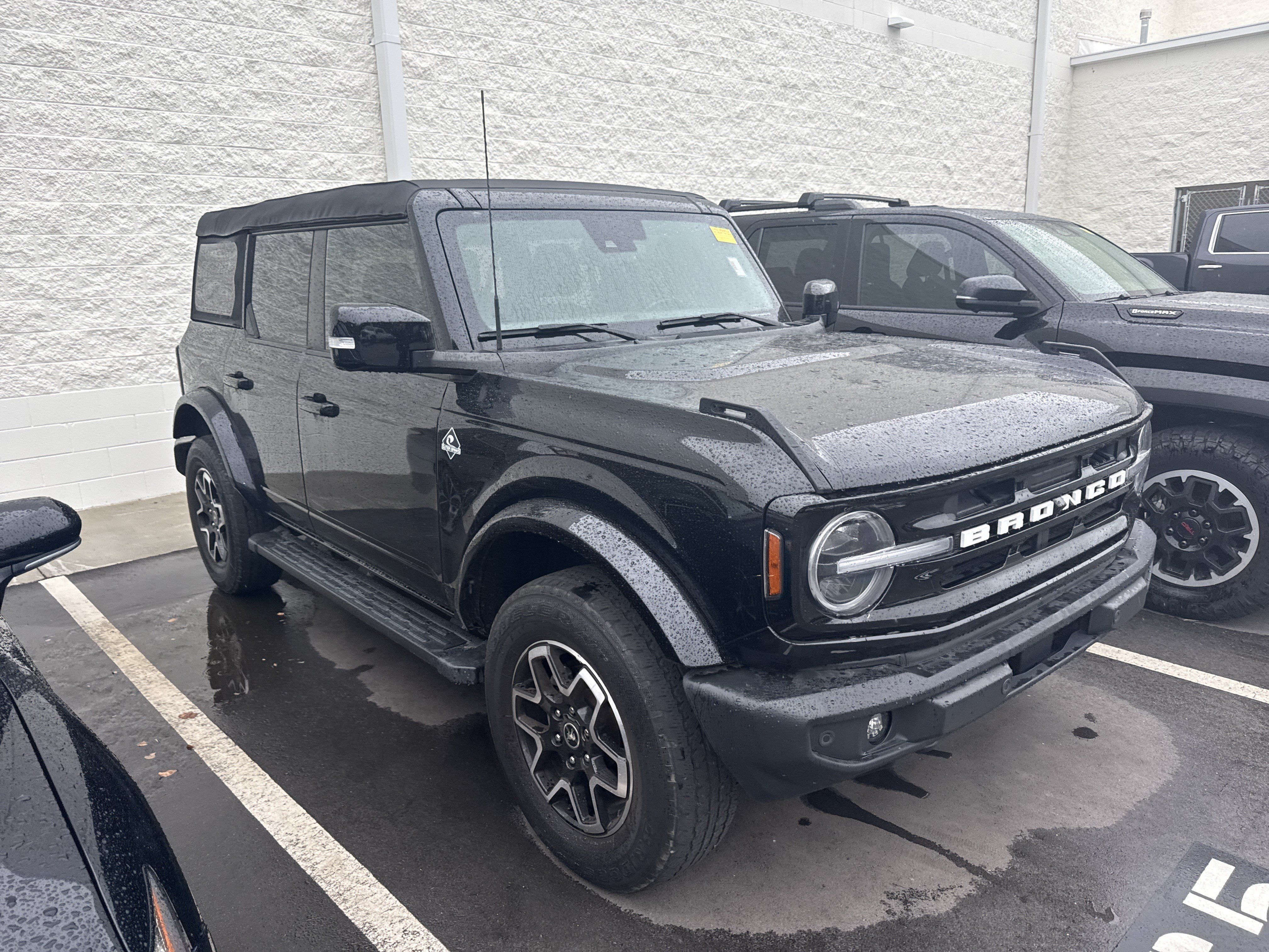 Used 2023 Ford Bronco Outer Banks AWD/4WD image 5