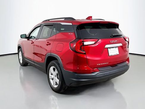 Used 2024 GMC Terrain SLE w/ Driver Convenience Package image 5