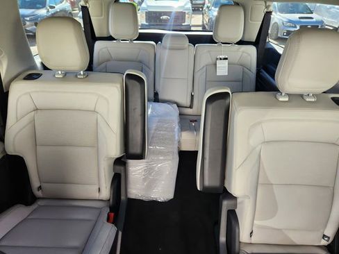 New 2025 Lincoln Navigator L Reserve image 14