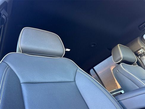 New 2025 Chevrolet Suburban Premier image 18