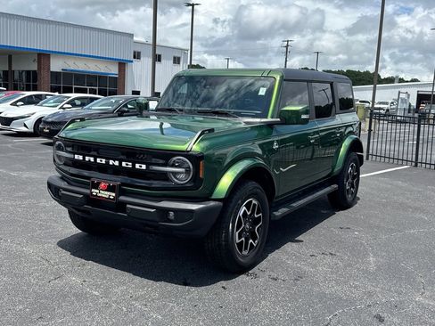 Used 2023 Ford Bronco Outer Banks AWD/4WD image 2