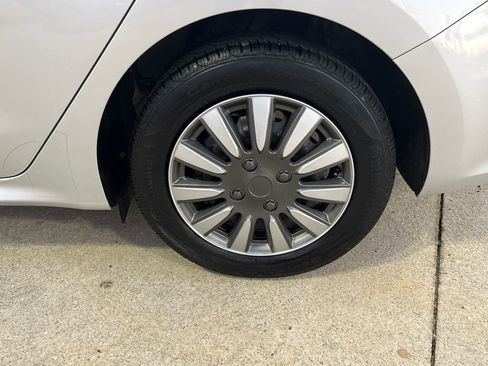 Used 2018 Kia Rio LX image 10