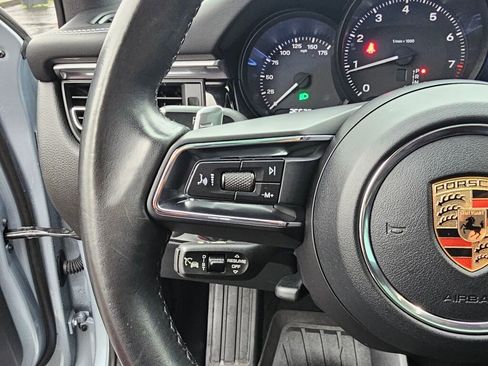 Used 2023 Porsche Macan image 30