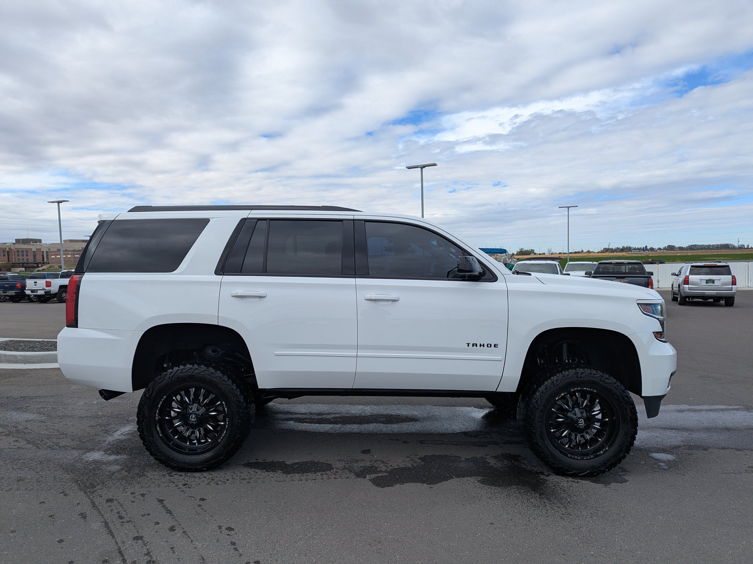 Used 2019 Chevrolet Tahoe Premier w/ RST 6.2L Performance Edition AWD/4WD image 5