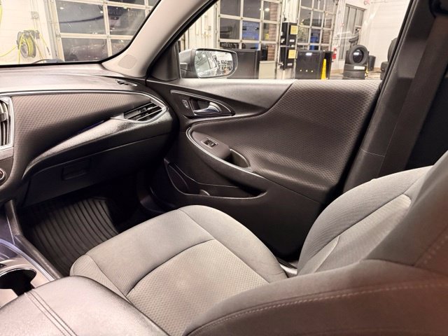 Used 2017 Chevrolet Malibu LT FWD image 20