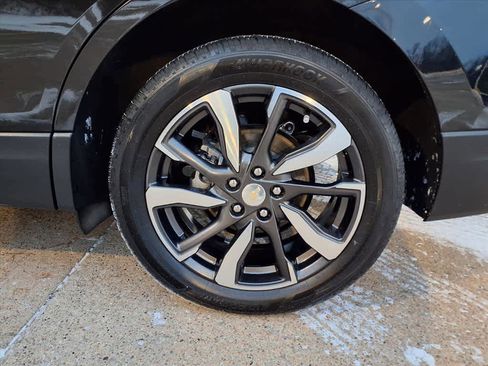 Used 2023 Chevrolet Equinox Premier image 7