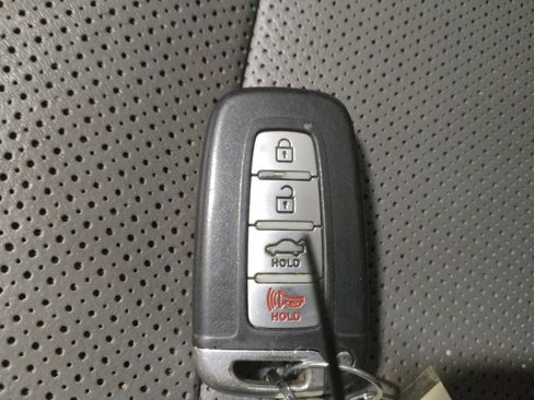 Used 2014 Hyundai Sonata Limited w/ Technology Package 05 FWD image 32