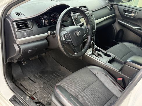 Used 2017 Toyota Camry SE FWD image 2