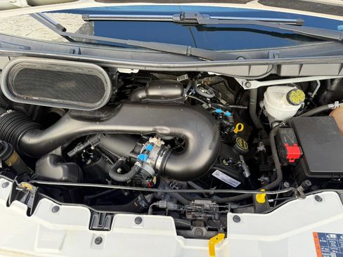 Used 2018 Ford Transit 150 148 Medium Roof RWD image 18