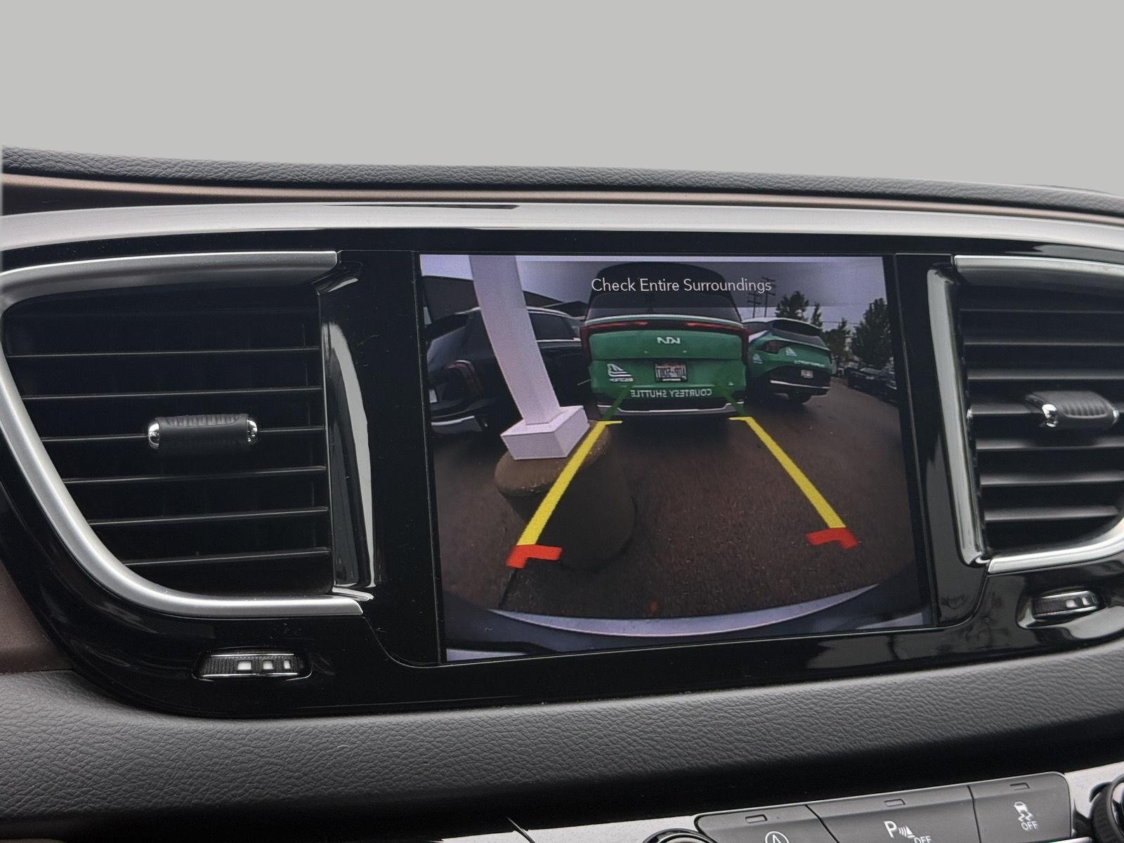 Used 2018 Chrysler Pacifica Touring-L Plus FWD image 39