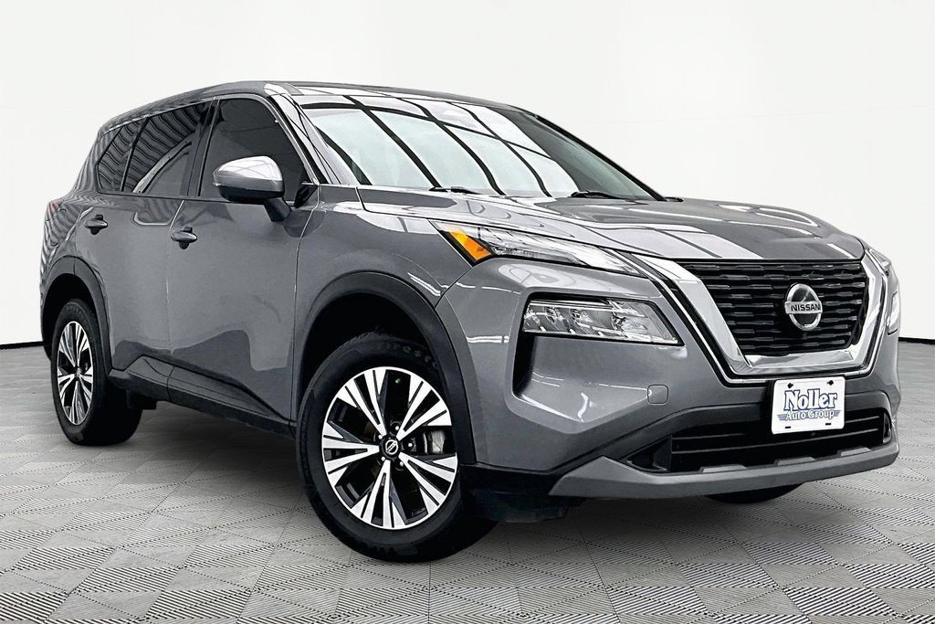 Used 2021 Nissan Rogue SV FWD image 12