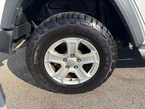 Used 2019 Jeep Wrangler Unlimited Sport S AWD/4WD image 31