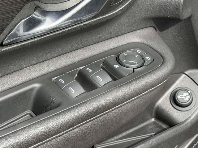 Used 2023 GMC Terrain SLE w/ Driver Convenience Package AWD/4WD image 19