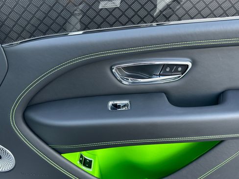 New 2025 Bentley Bentayga image 18