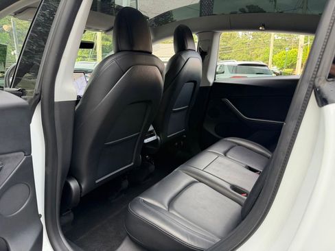 Used 2021 Tesla Model Y Long Range AWD/4WD image 29