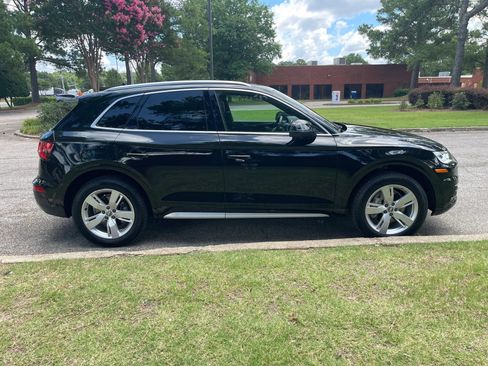 Used 2019 Audi Q5 2.0T Premium Plus w/ Premium Plus Package AWD/4WD image 6