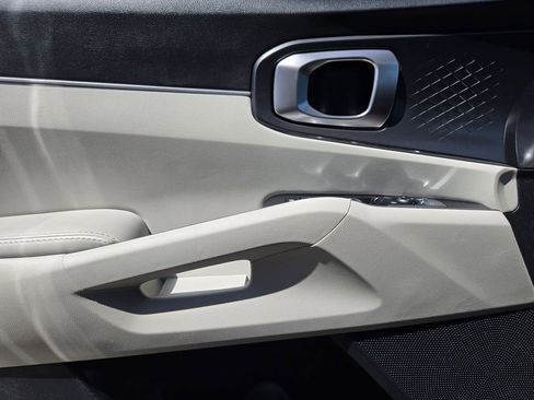 Certified 2025 Kia Sorento S FWD image 24
