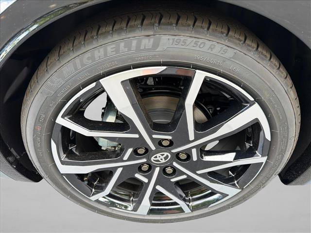 New 2027 Toyota Prius Plug-In Hybrid FWD image 17