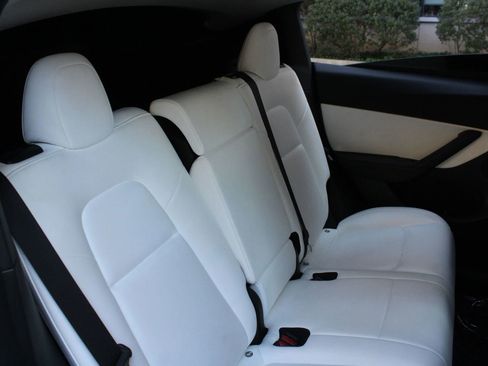 Used 2021 Tesla Model Y Performance AWD/4WD image 23