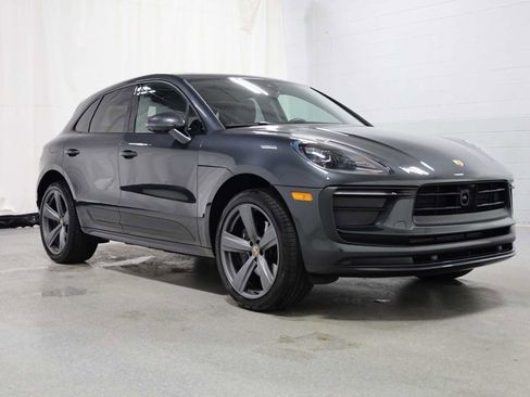 Certified 2024 Porsche Macan AWD/4WD image 13