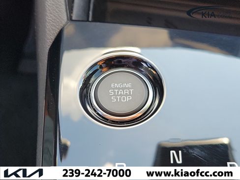 Certified 2025 Kia Sportage EX AWD/4WD image 30