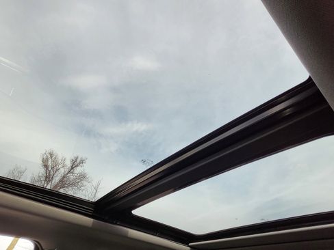 Used 2016 Ford F150 Lariat image 2