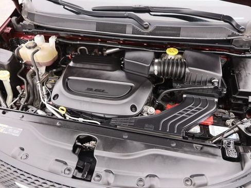 Used 2022 Chrysler Voyager LX FWD image 32