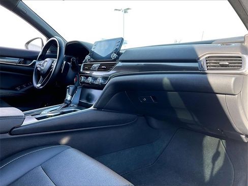 Used 2019 Honda Accord Sport image 11