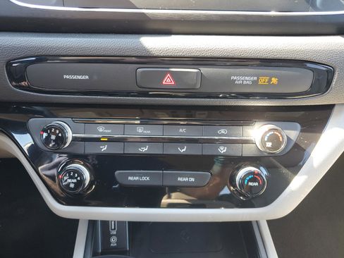 Used 2019 Kia Sedona EX w/ Paint Protection Package image 23