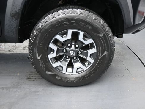 Used 2021 Toyota Tacoma TRD Off-Road image 13