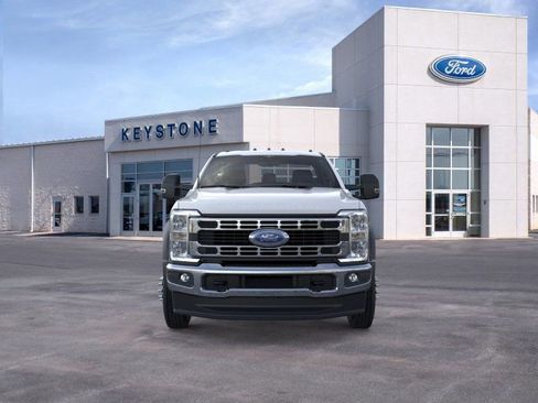 New 2025 Ford F550 4x4 Regular Cab Super Duty image 6