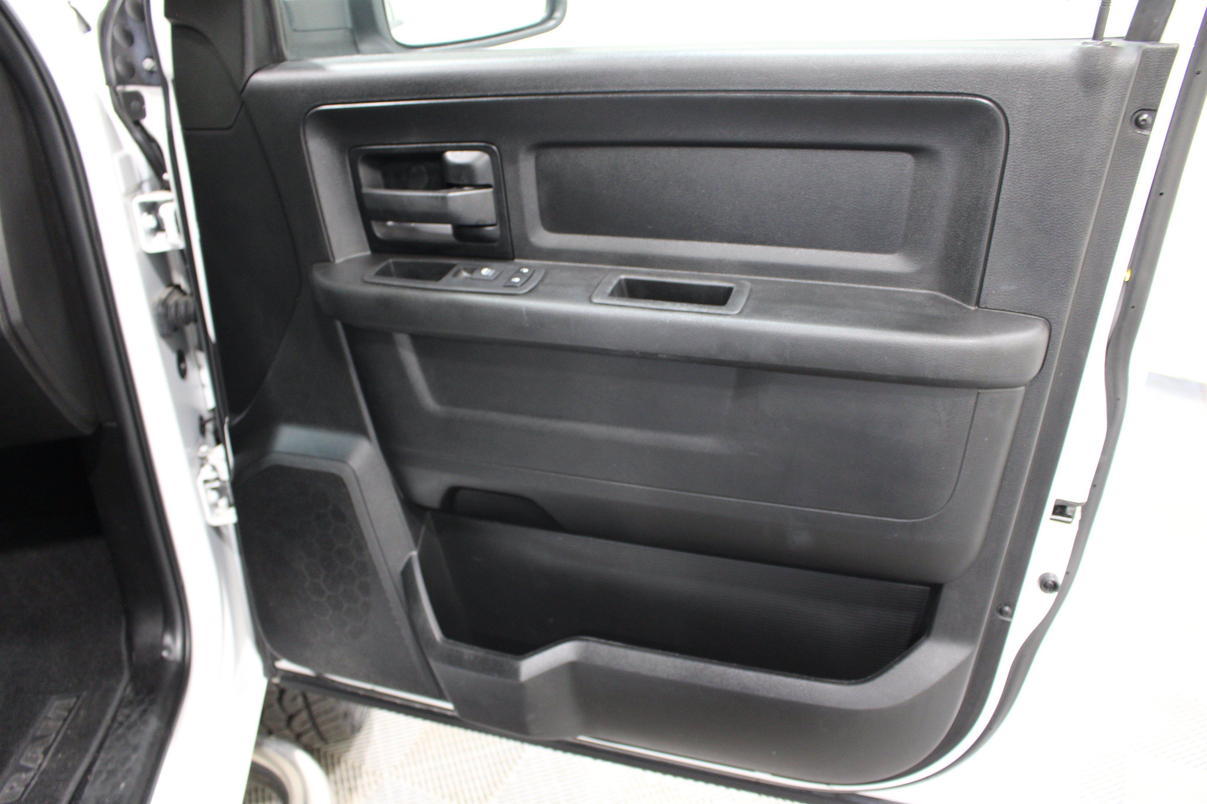 Used 2018 RAM 2500 Tradesman w/ Chrome Appearance Group AWD/4WD image 24
