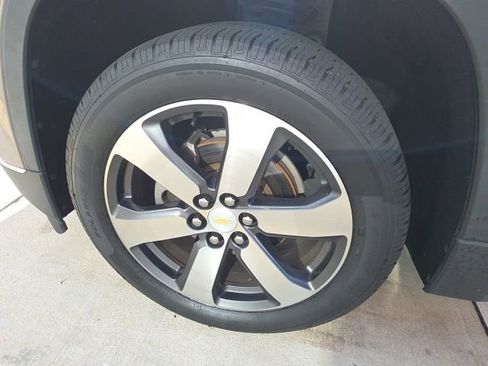 Used 2019 Chevrolet Traverse LT w/ LT Premium Package FWD image 10